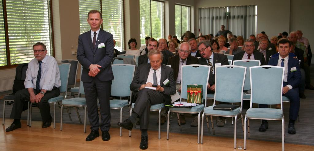 Henryk Siuda; Józef Racki Środowiska naukowe geodetów, środowiska wykonawców i administracja to triumwirat, który winien tworzyć klimat do uzyskania warunków