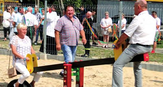 10 PROSTO ZE WSI Głos Raciąża nr 6/2017 W Uniecku Plac zabaw oficjalnie