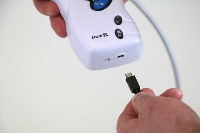 W przypadku, gdy urządzenie podłączone jest do pacjenta, port komunikacji musi być podłączony wyłącznie do sprzętu spełniającego wymogi normy EN60601-1.