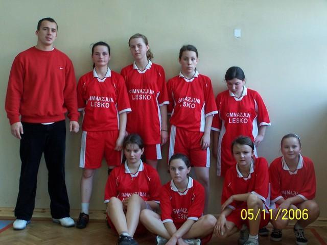 Rejonowa Gimnazjada piłki koszykowej dziewcząt Tarnawa Dolna 5.11.2006r. III miejsce 1.Bar Anna 2.Hebda Sylawi 3.