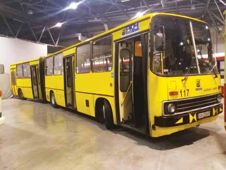 6 000 6 600 kg, natomiast dopuszczalna masa całkowita wynosi 9 100 kg. Na obydwu osiach zastosowano zawieszenie mechaniczne. Minimalny promień skrętu tego pojazdu to 6,5 m.