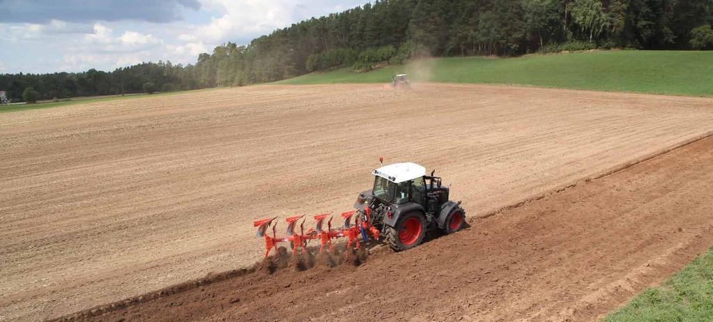 Dane techniczne Średnica Prześwit Rozstaw Szerokość Sprzęg trzypunktowy ciągnika Moc Rama Waga DANE TECHNICZNE głowicy pod ramą korpusów robocza mm mm cm cm cm kategoria kg KM 3E 2 lub 3 810 90 110