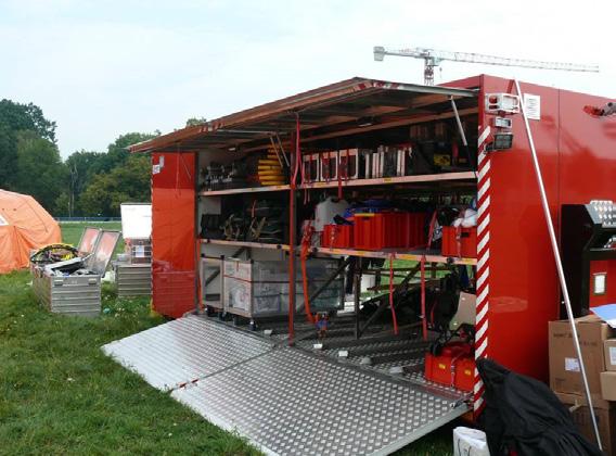 RESCUE AND DISASTER MEDICINE Dodatkowo w czasie uroczystości w Brzegach rozłożony został namiot dekontaminacyjny.