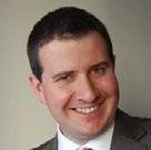 Absolwent Wydziału Zarządzania Uniwersytetu Łódzkiego.