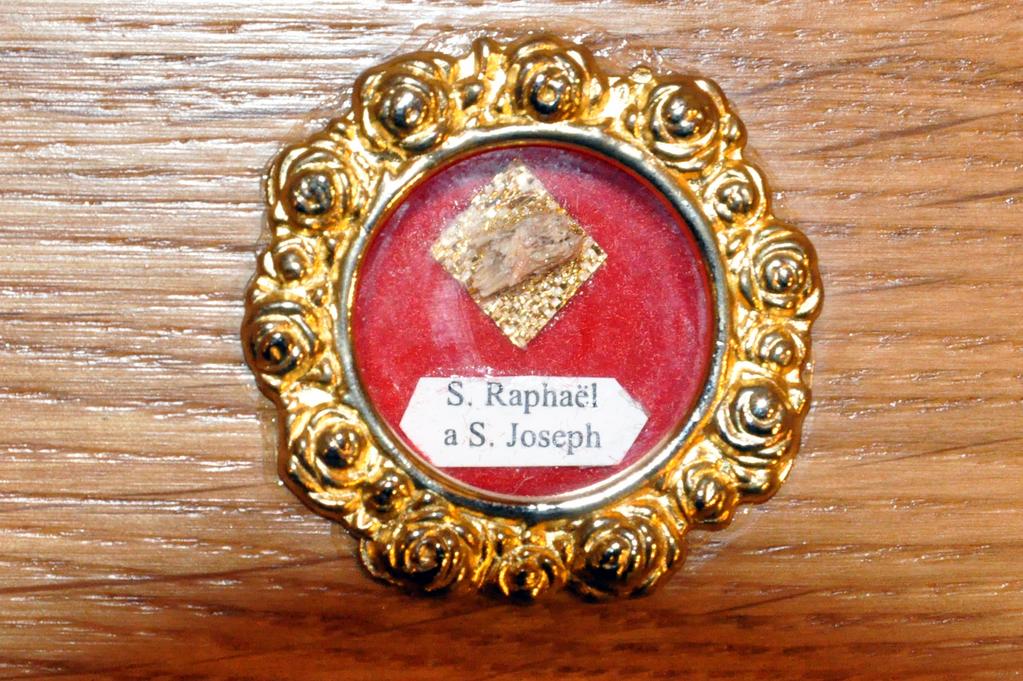 W Sanktuarium św. Jana Pawła II w Krakowie można oddać cześć relikwiom św. Rafała Kalinowskiego. Znajdują się one w Kaplicy Matki Bożej "Salus Populi Romani" obok relikwii św. Karola Boromeusza.