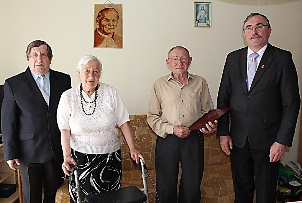 DIAMENTOWE GODY Państwo Bogusława i Kazimierz Zagróbscy zamieszkali w Mariankach w dniu 25 kwietnia 2016 roku obchodzili jubileusz 60. lecia zawarcia związku małżeńskiego.