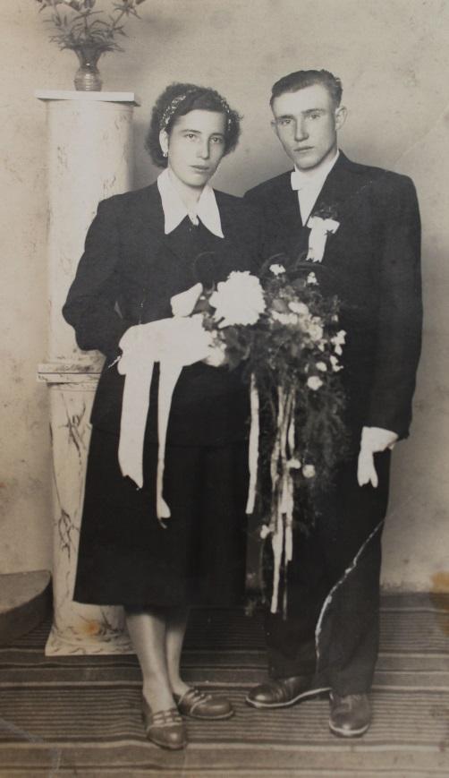 Fotografia ślubna z 1956 roku. DZIEŃ STRAŻAKA I 60. LAT OSP W STĘPOWIE Obchody gminne Dnia Strażaka w 2016 roku połączone zostały z obchodami 60.