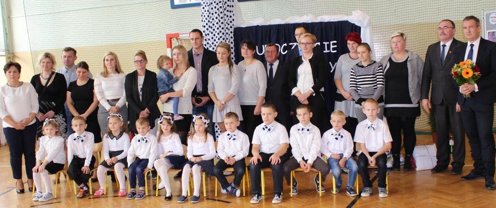 Pierwszaki z rodzicami i gośćmi w Szkole Podstawowej w Sadłowie. Pierwszaki z rodzicami i gośćmi w Szkole Podstawowej w Starorypinie Rządowym.