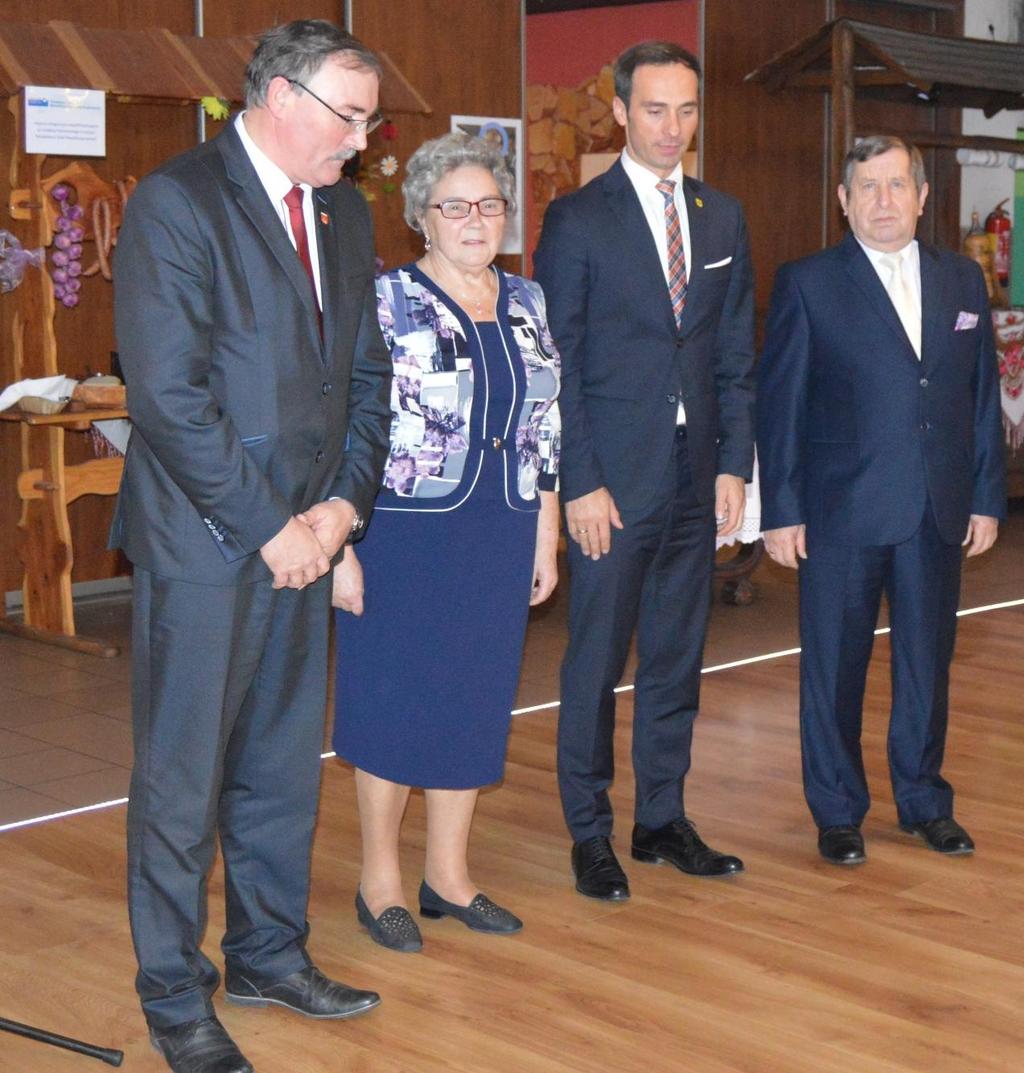 ZŁOTE GODY Janusz Tyburski, Halina Liszewska, Paweł Grzybowski, Jan Kwiatkowski W dniu 25 października 2016 roku w sali konferencyjnej Urzędu Gminy Rypin odbyła się uroczystość z okazji 50.