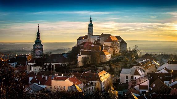 Rozpoczęto już cztery pilotażowe partnerstwa dotyczące takich kwestii jak włączenie społeczne migrantów, jakość powietrza, mieszkania oraz ubóstwo w