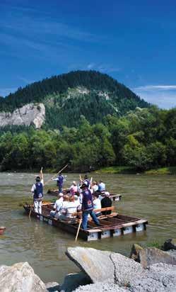 Spływ Dunajcem, fot. J. Gorlach Pieniny, fot. K. Bańkowski Jezioro Czorsztyńskie, fot. K. Bańkowski Przełomem Dunajca przez Pieniny Wspaniała sceneria przełomu Dunajca w Pieninach, z 300- -metrowymi skałami, robi niezapomniane wrażenie.