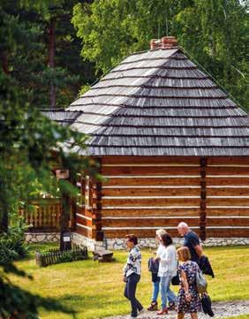 Podczas II Wojny Światowej naziści utworzyli tutaj obóz koncentracyjny KL Auschwitz-Birkenau (wpisany na Listę Światowego Dziedzictwa UNESCO).