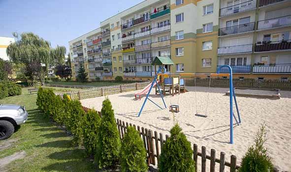 Konopnickiej 49 3 sztuki Moniuszki 56/58 3 sztuki Cicha 35 4 sztuki Trębacka 9 2 sztuki Konopnickiej 60/66 2 sztuki Cicha 27 1 sztuka Plac zabaw: Cztery nowe urządzenia zabawowe stanęły na placu