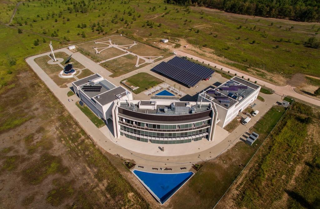 Kogeneracja (energia cieplna i elektryczna) Systemy gazowe: - ogniwa paliwowe - silnik Stirlinga - silniki zapłonowe - turbiny gazowe 100kWe/165kWt - ogniwa