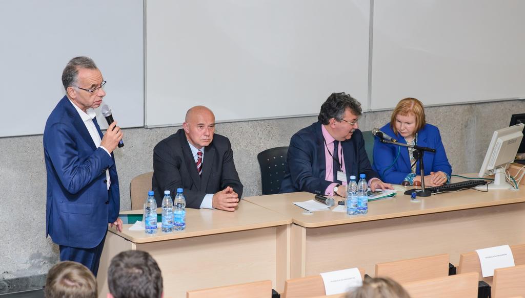 Podsumowanie obrad pierwszego dnia konferencji Od lewej: prof. dr hab.