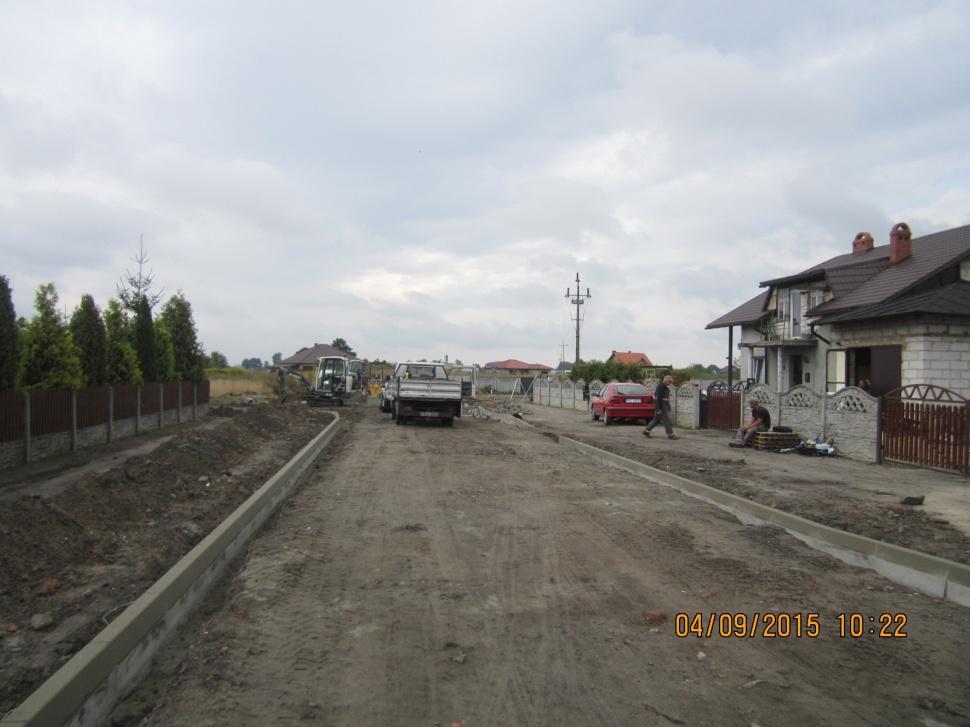 PRZEBUDOWA ULICY CHABROWEJ 30 października 2015 r. W dniu 20 sierpnia 2015 roku przekazano plac budowy.