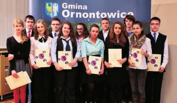 Stypendyœci ornontowickiego samorz¹du Po raz kolejny przedstawiciele naszego