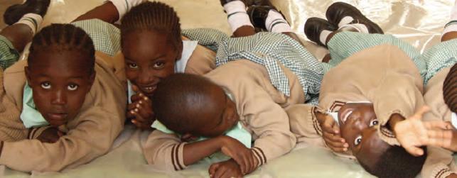 Humanitárne projekty vo viacery ch krajinách, hlavne v Afrike, sme aktívne zapojení do podpory chudobny ch a sociálne znevy hodneny ch ľudí, ako sú siroty a vdovy.