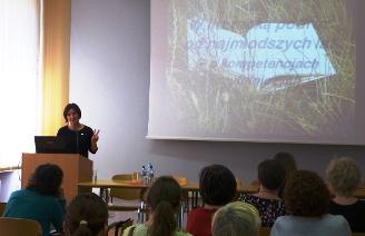 Uczestnicy seminarium z zainteresowaniem wys?uchali informacji o tej jeszcze nie do ko?ca popularnej formie promocji czytelnictwa. Regul amin I Powiat owej Gry Czyt el niczej w Jaworze Ma?