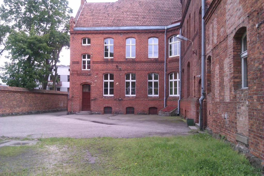 Budynek Dydaktyczny Fot. 4. Widok od podwórza. Wybudowany w 1890 r. z przeznaczeniem na budynek urzędu celnego.