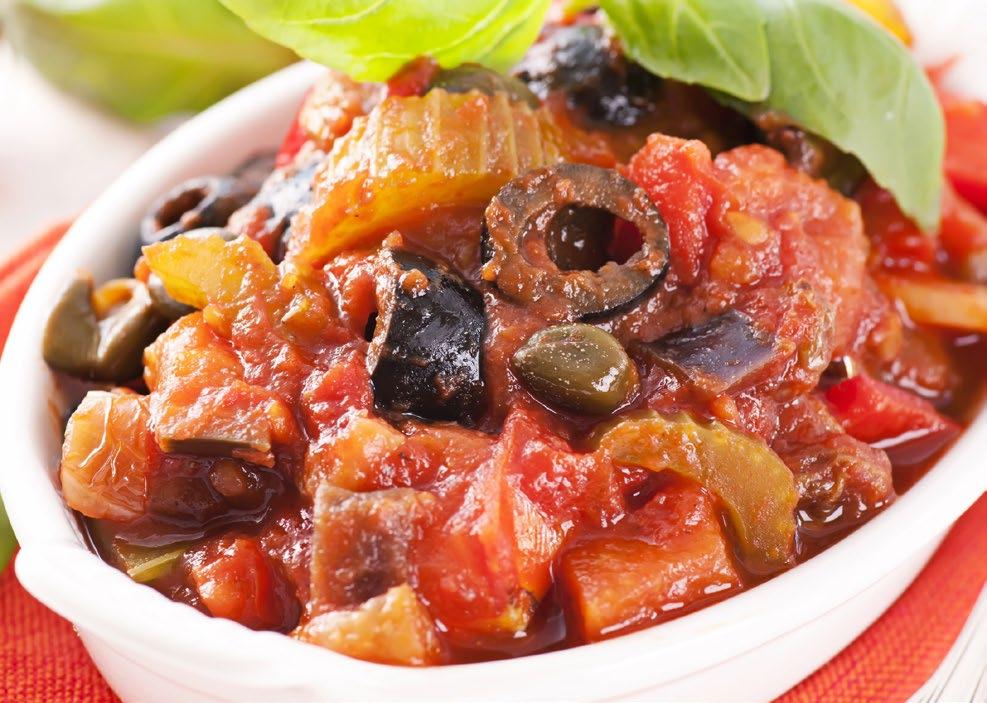 różanej i esencji kwiatu pomarańczy, doprawiana cynamonem i goździkami Rummiena (pomegarnate liqueur) likier z granatu Gbejna twaróg z koziego lub owczego mleka, zbliżony do włoskiej rocotty Helwa