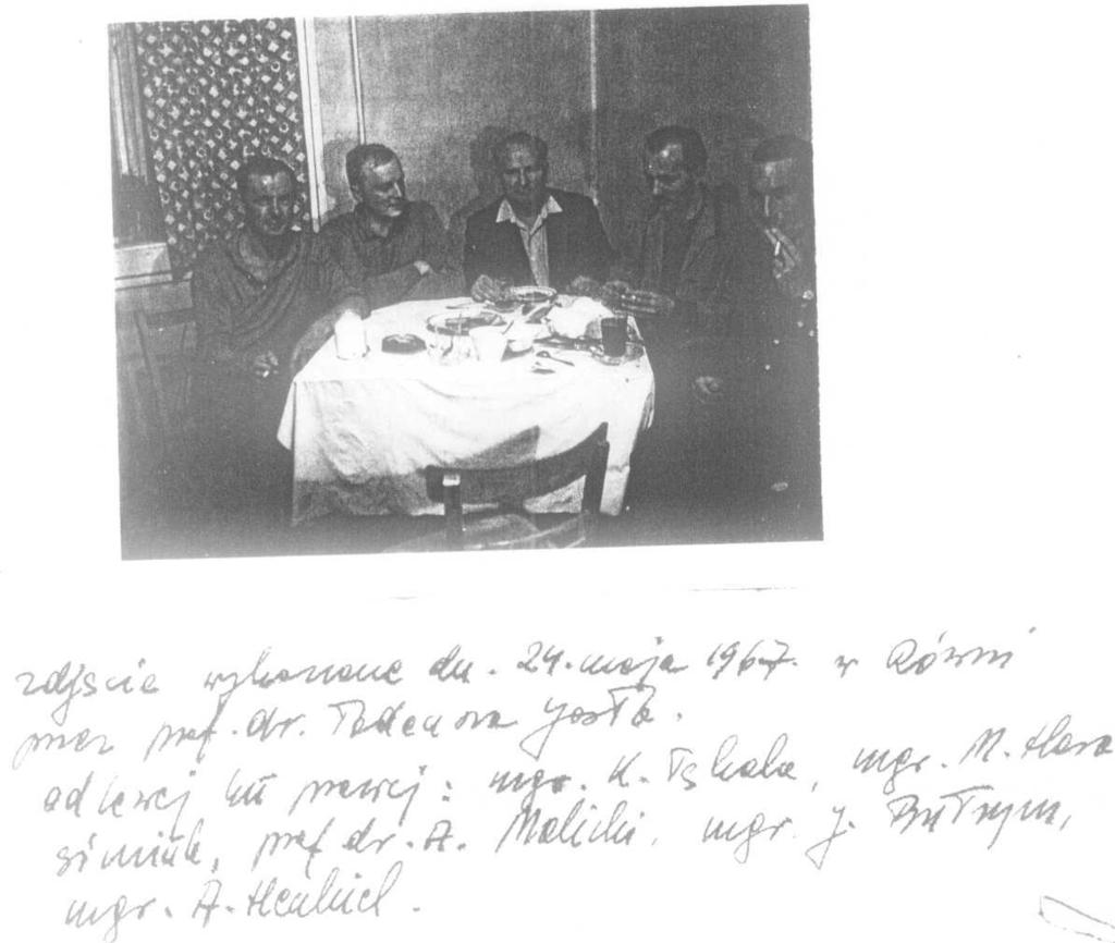 A. zaangażowanie osób prowadzących bezpośrednią działalność Fragment jednej ze stron kroniki Stacji w Równi: W latach 60-tych pracownicy Katedry Geografii Fizycznej przyjeżdżali do Równi na