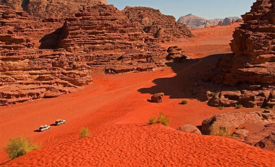 DZIEŃ 5 Wycieczka do Wadi Rum Wyruszamy na pustynię Wadi Rum.