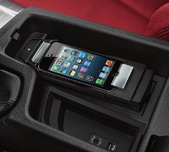 Punkt dostępowy mocowany jest jak adapter zatrzaskowy Snap-In w podłokietniku środkowym, a dzięki wbudowanemu akumulatorowi może być używany także poza pojazdem.