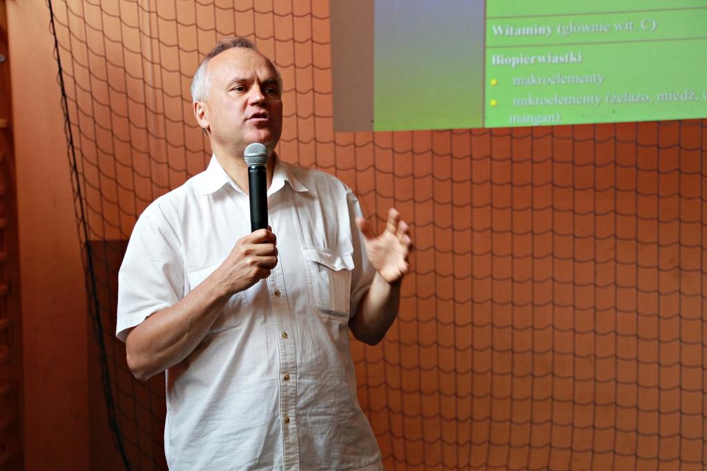 W czasie trwania uroczystości odbył się wykład na temat Zdrowie człowiekaapiterapia w profilaktyce i leczeniu chorób cywilizacyjnych wykład poprowadził dr Arkadiusz K. Kapliński.