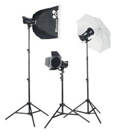 dwie lampy Quadralite Move 200, dwa statywy 200 cm, czasza 7, srebrna parasolka, parasolka-softbox.