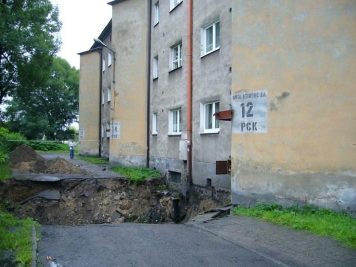 Deformacja nieciągła (lej zapadliskowy) (Zapadlisko powstałe na terenie pogórniczym kopalni Siemianowice na