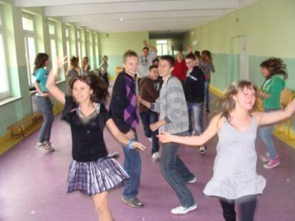 na scenie