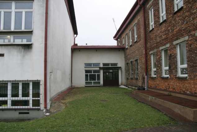 materiałów nie wymienionych w dokumentach dopuszczających do stosowania w budownictwie oraz stosowania zamienników pochodzących z innych systemów. 1.2.