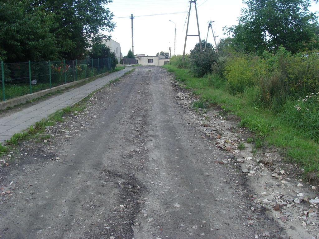 Opis techniczny robót Przebudowa drogi gminnej w granicach istniejącego pasa drogowego polegająca na jej utwardzeniu na Osiedlu Nowy Świat w Nowem 1.