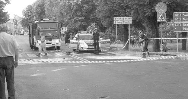 INFORMACJE - REKLAMA apówka zamiast dodatkowych punktów W niedzielê popo³udniu policjanci z obza dokonywali pomiaru prêdkoœci kieruj¹cych samochodami jad¹cymi ulic¹ Bema. O godz. 15.
