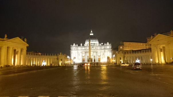 Powered by TCPDF (www.tcpdf.org) Ze Słupska do Rzymu na mecz Città del Vaticano Nasze nogi były w coraz gorszym stanie, ale twardo kontynuowaliśmy wycieczkę.
