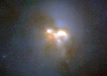 ULIRG (UltraLuminous InfraRed Galaxies) L > 10^12 L_sun Pył dominacja IR silnie