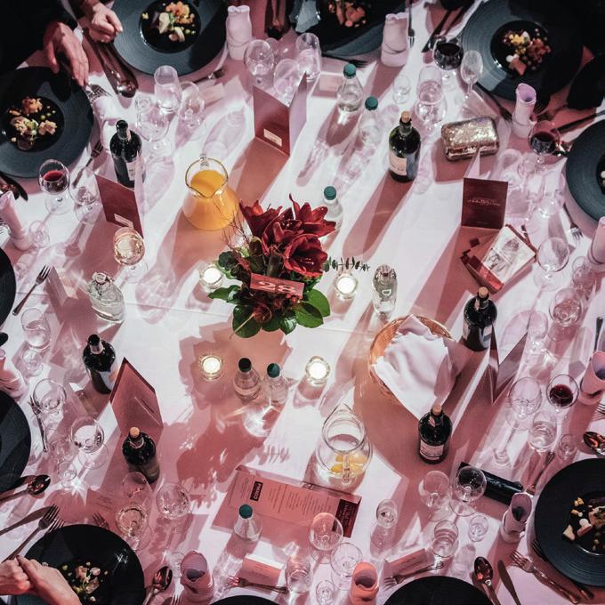 Kolacje serwowane To najbardziej uroczysta forma cateringu, sprawdzająca się