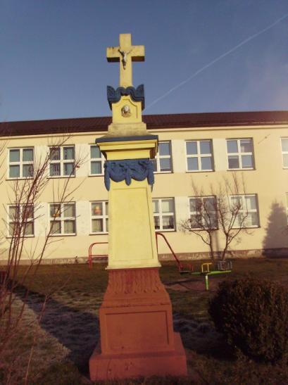 Dziennik Urzędowy Województwa Mazowieckiego 54 Poz. 6772 Na terenie gminy występuje wiele kapliczek, krzyży i figur przydrożnych.