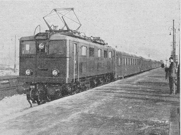 Początki trakcji elektrycznej na PKP 1936-1937 Obsługa ruchu podmiejskiego