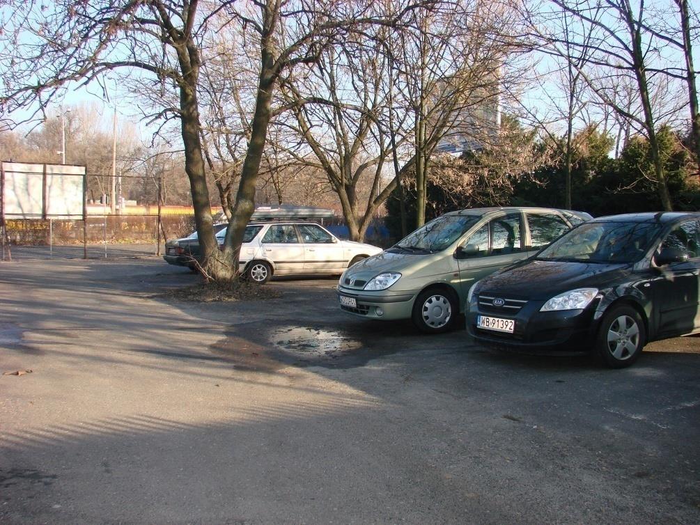 plac utwardzony o powierzchni 1 300,00