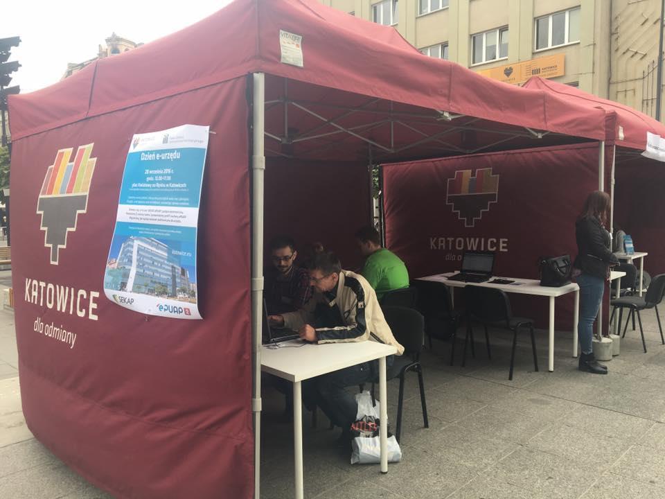 Warto zwrócić uwagę na wspólne działania w zakresie promocji e-administracji, które podjęto w 2016 r. Jednym z nich był Dzień e-urzędu (28.09.2016.) zorganizowany przez Urząd Miasta Katowice we współpracy z ŚCSI.