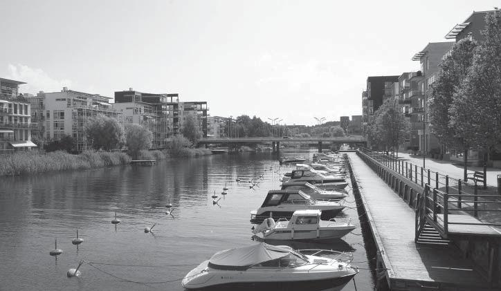 il. 1. Hammarby Sjöstad, Sztokholm nadbrzeża przystosowane do cumowania łodzi w dzielnicy mieszkaniowej. (fot.