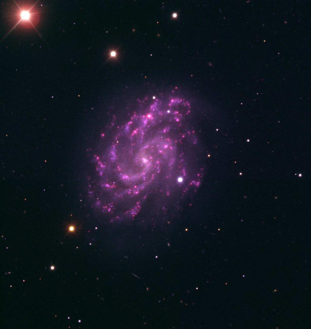 GALERIA Galaktyka spiralna NGC 5584 z supernową SN 2007af (jasny obiekt nieco poniżej i na prawo od centrum galaktyki). Zdjęcie wykonane przy pomocy 8,2 - metrowego teleskopu VLT.