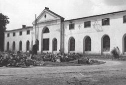 pierwszych dniach ll wojny światowej. Walki pod Dąbrową 50 Inscenizacja obrony Kielc na linii Kadzielni we wrześniu 1939 r.