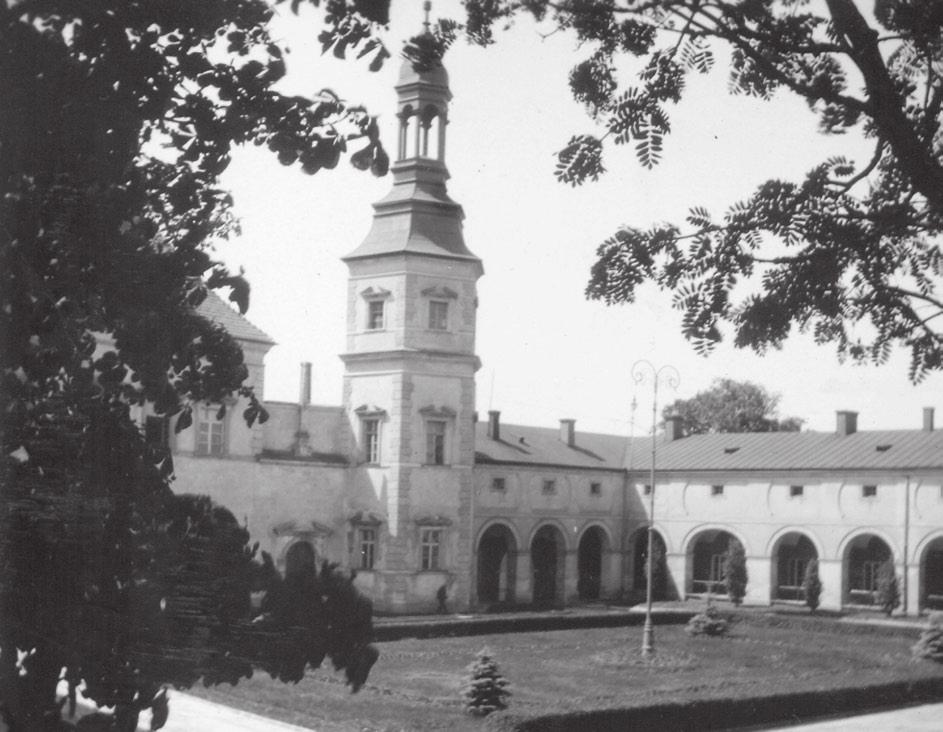 Inicjatorem powstania kieleckiej uczelni był Stanisław Staszic, choć pierwsze próby wprowadzenia górnictwa i hutnictwa do programu nauczania Akademii Krakowskiej podejmował już w 1776 r.