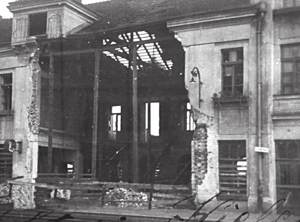 Tadeusza Sarka wspomnienia z czasu wojny w warsztatach szkolnych, natomiast po południu od godziny 16 do 20 odbywały się zajęcia teoretyczne w wynajętej szkole przy ul.