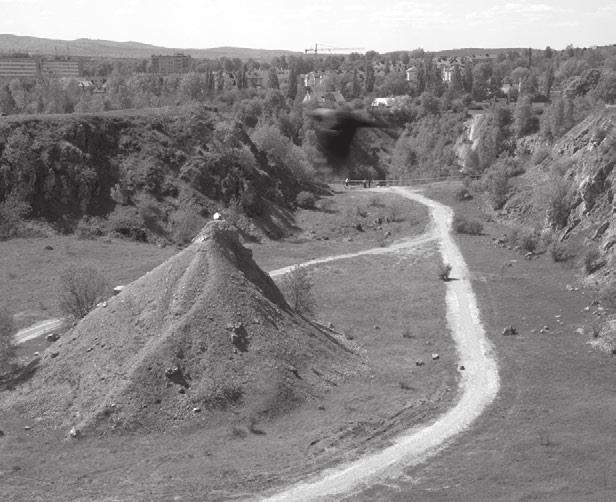 Jan Czarnocki geolog, badacz Gór Świętokrzyskich Karczówka, były klasztor bernardynów.