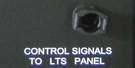 ACP - Automatyczny Panel Sterowania Automatyczny panel sterowania na agregacie, wyposażony w cyfrowy sterownik dla monitorowania, sterowania i zabezpieczenia agregatu, zabezpieczony zamykanymi