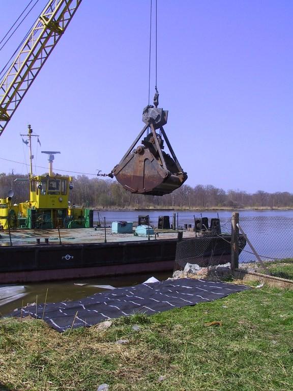 Należy podkreślić, że metody projektowania oparte o teorię uderzeń i przebić odnoszą się nie tylko do drogownictwa, ale również do ogólnej trwałości geosyntetyków stosowanych w budownictwie.
